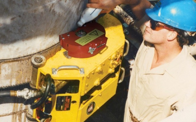 ابزارآلات جانبی و تجهیزات مرتبط با برش ، پخ زنی و تراش کاری زنجیری لوله مدل Trav-L-Cutter Tooling ساخت وش آمریکا